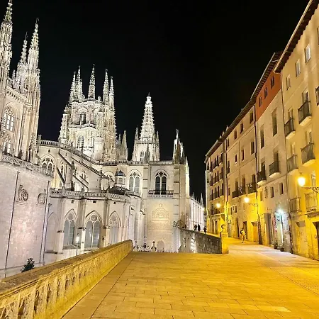 Acariciando La Catedral By Apartamentoscatedralcamino Burgos