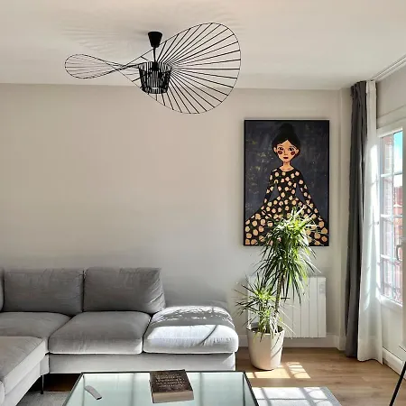 Acariciando La Catedral By Apartamentoscatedralcamino