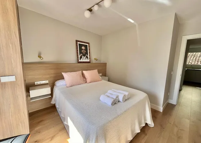 Acariciando La Catedral By Catedral Camino Burgo