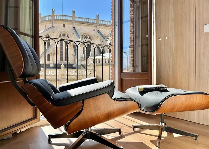 Acariciando La Catedral By Apartamentoscatedralcamino