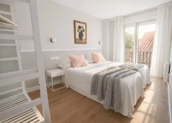 Acariciando La Catedral By Apartamentoscatedralcamino *