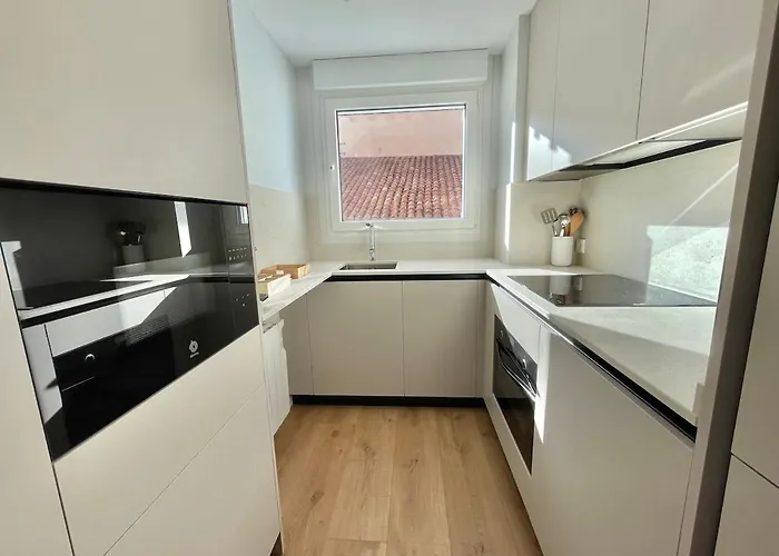 Acariciando La Catedral By Apartamentoscatedralcamino